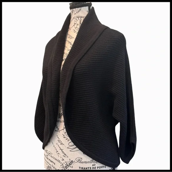 Todd & Duncan Women's Cashmere Kimono Sweater. Black. Small - Picture 2 of 11